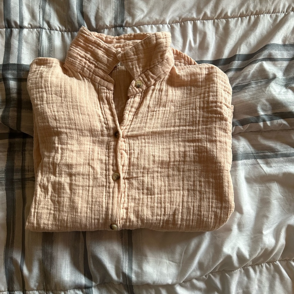 Dress shirt. M